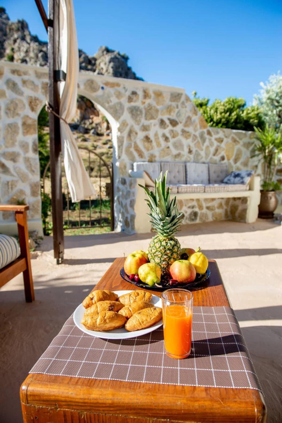 Atlantic Cave Haven-seaside, Fully Equipped Apartment Kolymbia